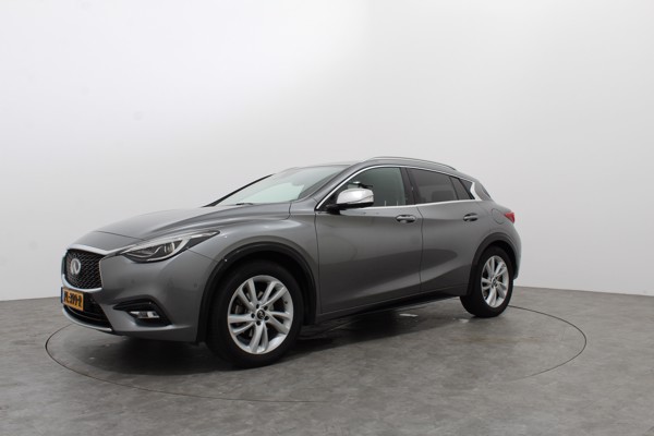 Infiniti Q30