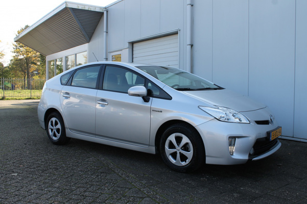 Toyota Prius (2009 - 2015) Plug-in Dynamic Business