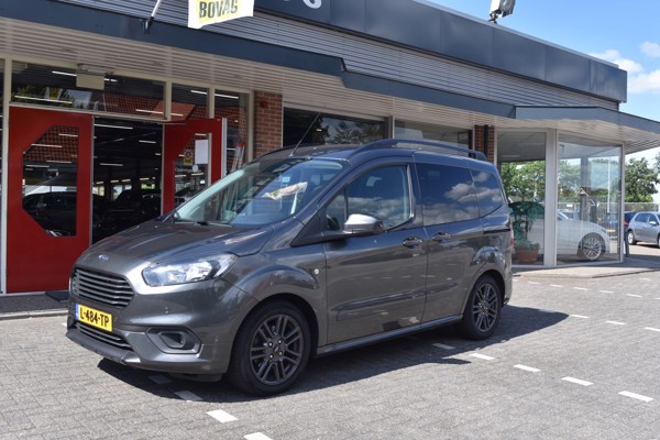 Ford Tourneo Courier 1.0 EcoBoost Titanium