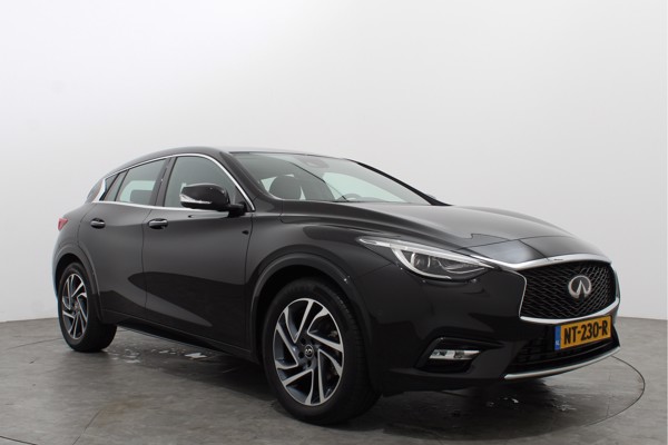 Infiniti Q30