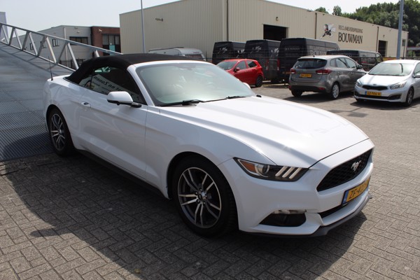 Ford Mustang Fastback 2.3