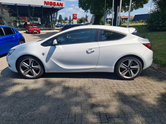 Opel Astra GTC 2.0 Turbo OPC