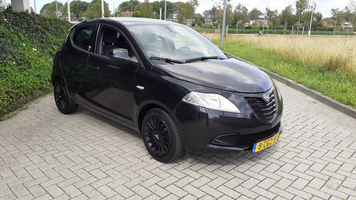 Lancia Ypsilon