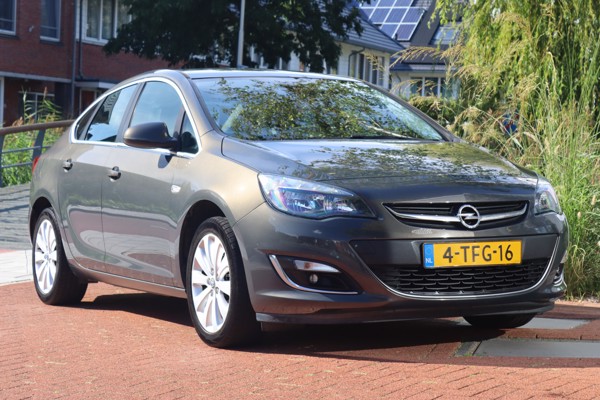 Opel Astra (2009 - 2015)