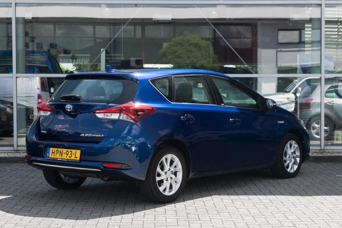 Toyota Auris 1.8 Hybrid CVT Business Plus detail1.jpg