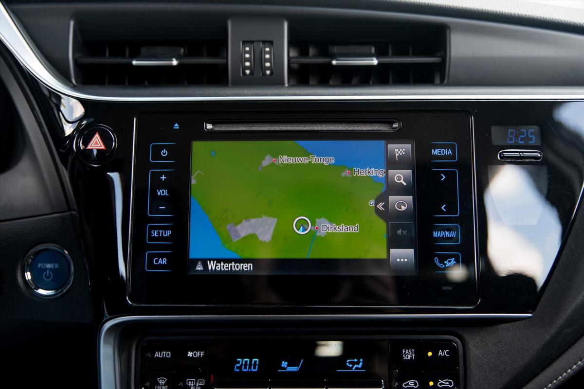 Toyota Auris 1.8 Hybrid CVT Business Plus detail21.jpg