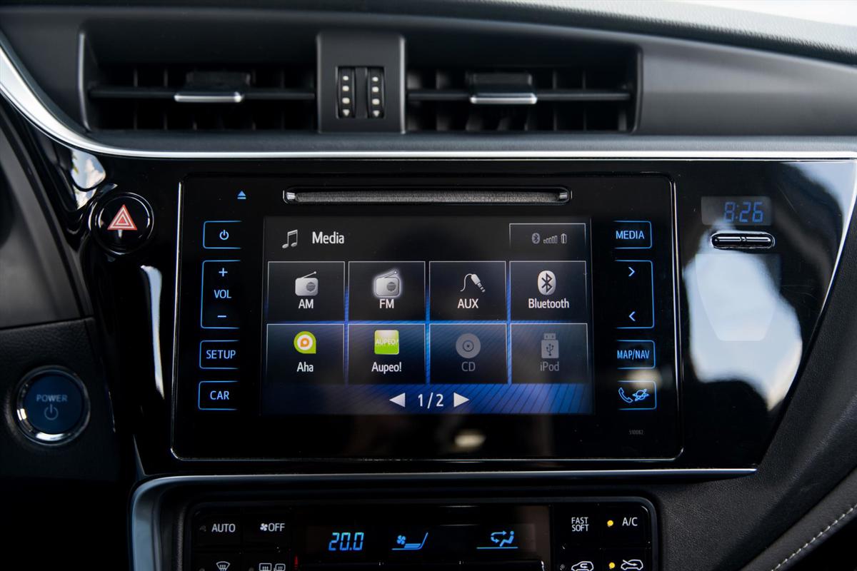 Toyota Auris 1.8 Hybrid CVT Business Plus detail24.jpg