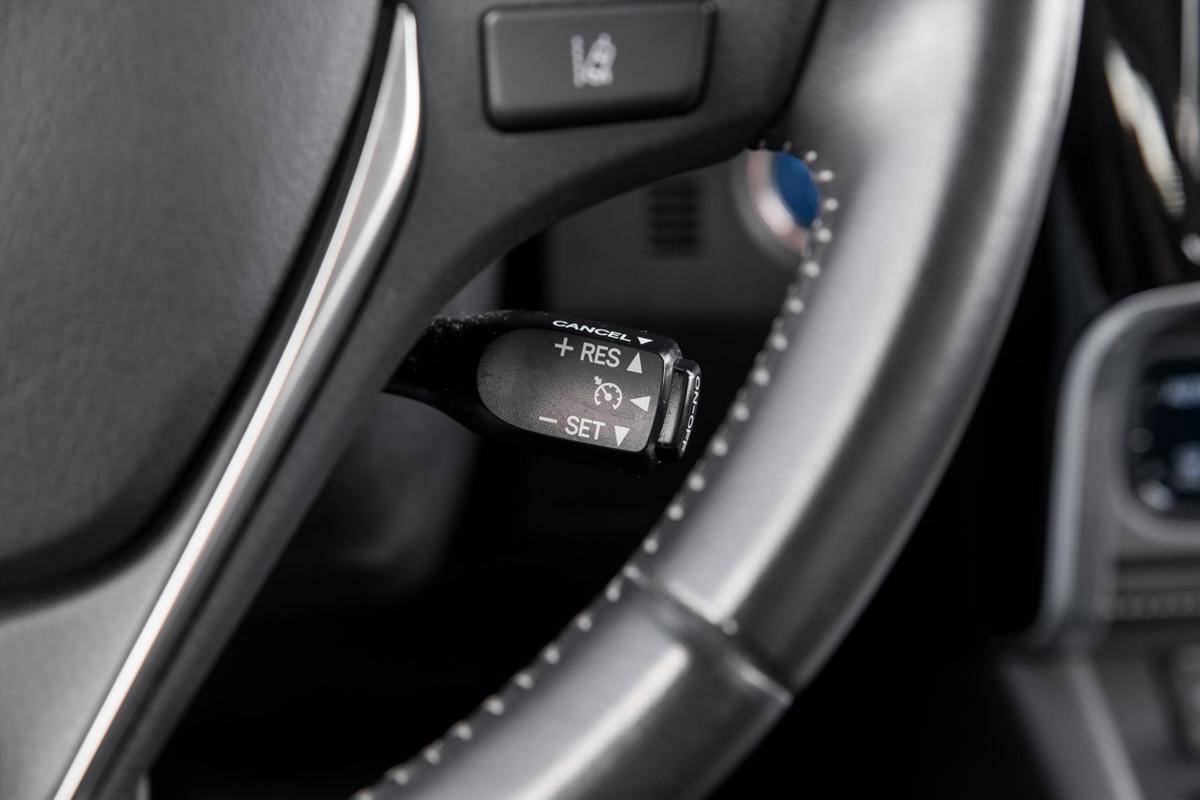 Toyota Auris 1.8 Hybrid CVT Business Plus detail32.jpg