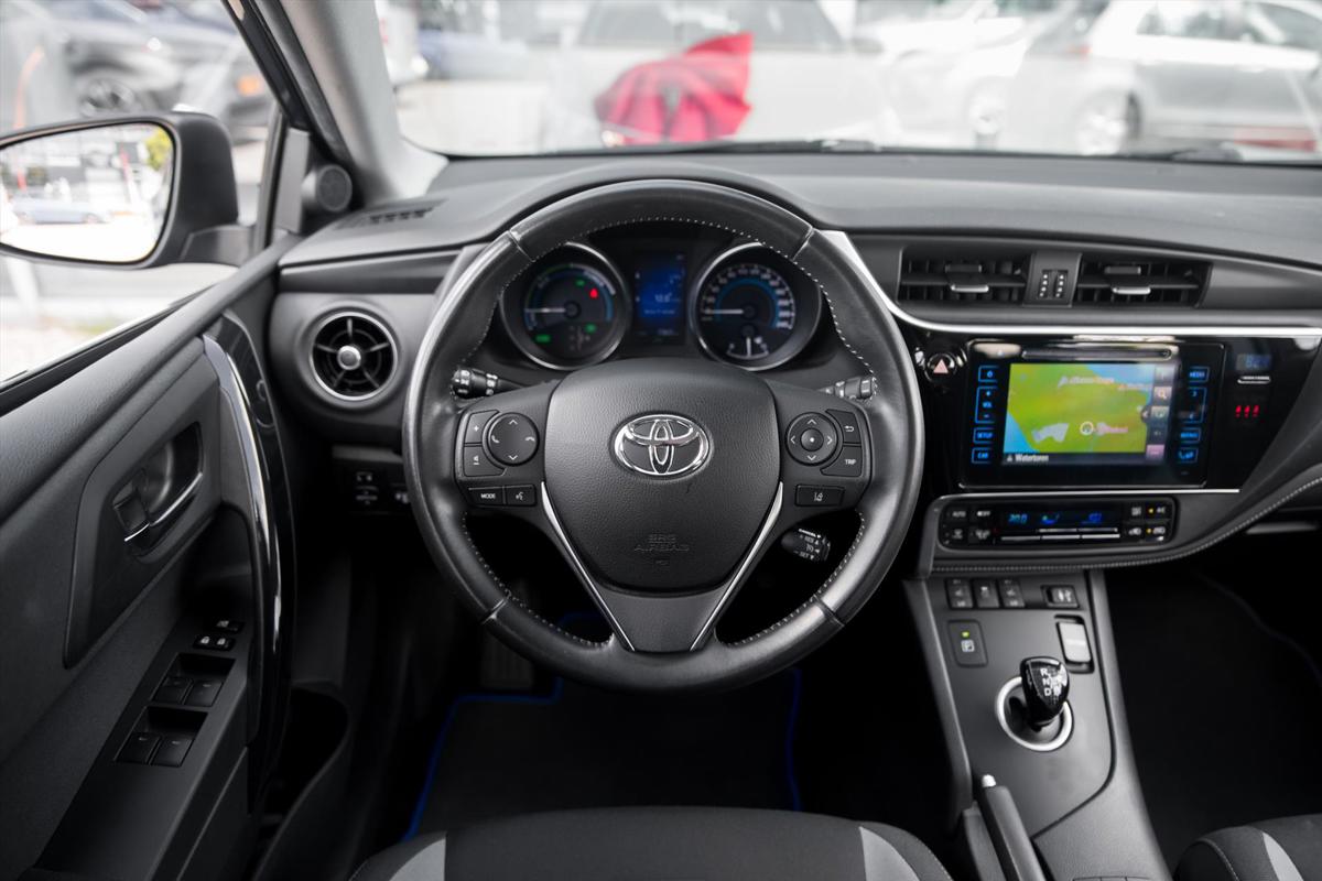 Toyota Auris 1.8 Hybrid CVT Business Plus detail4.jpg