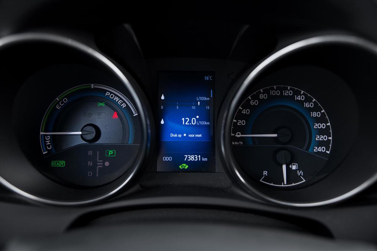 Toyota Auris 1.8 Hybrid CVT Business Plus detail5.jpg