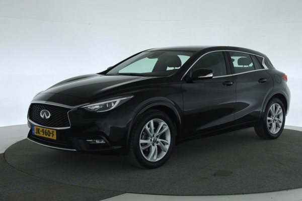 Infiniti Q30