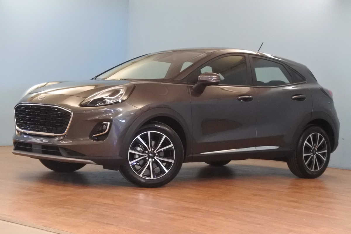 ford puma ecoboost hybrid titanium
